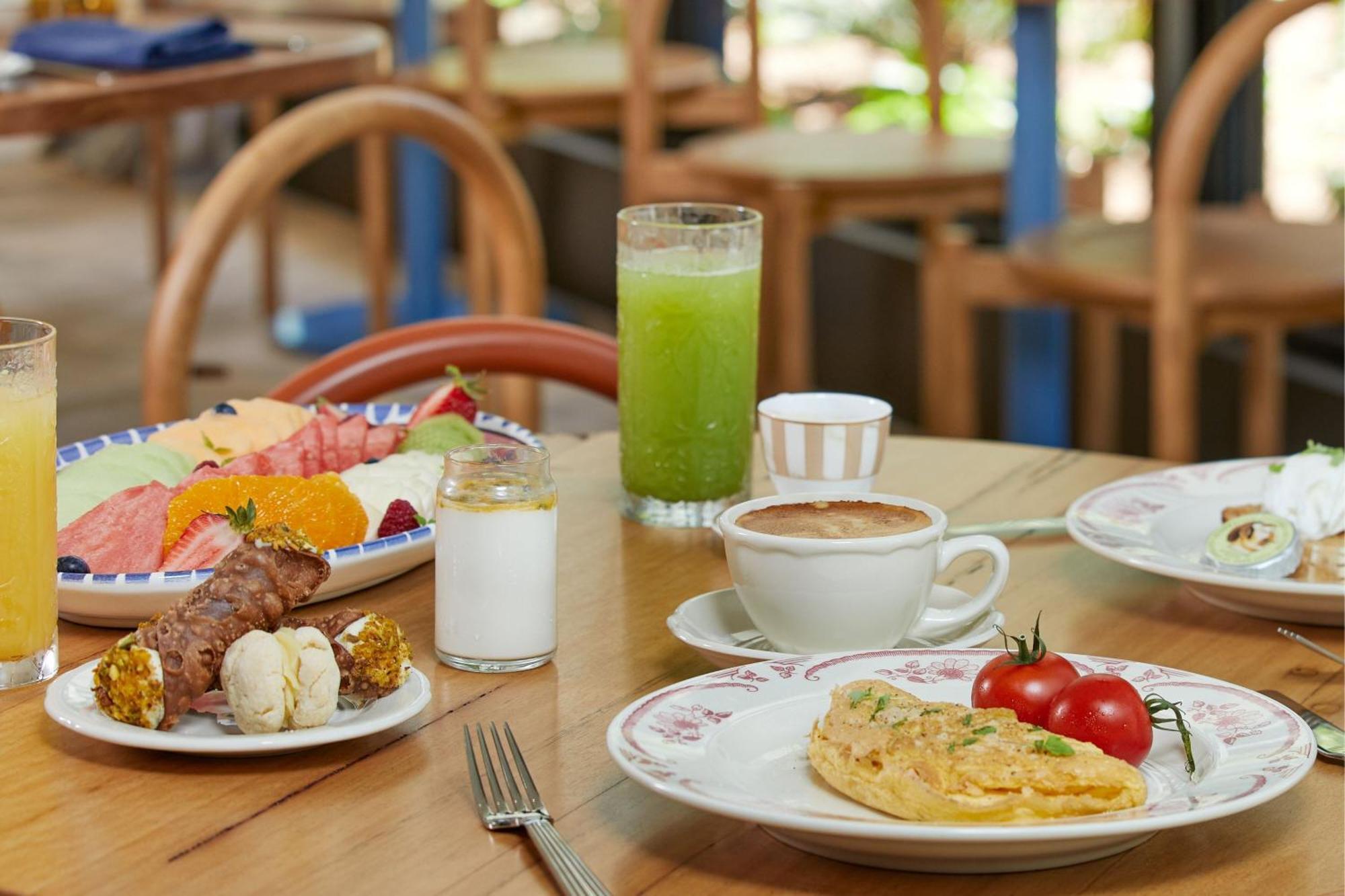 Hotel The Westin Brisbane Exteriér fotografie A typical breakfast at the Dacha